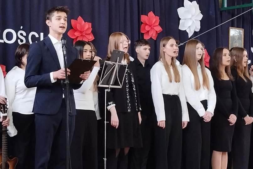 Łowicz. Obchody Święta Niepodległości w ZSP 4