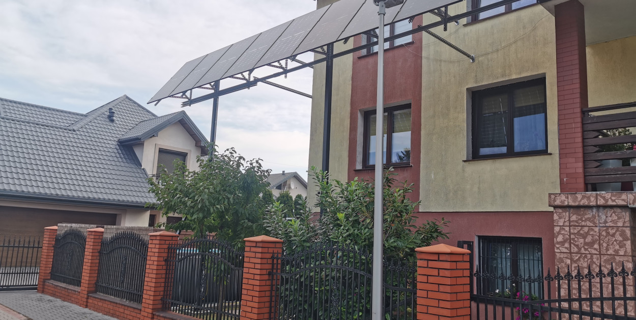 Właściciel tej instalacji fotowoltaicznej straci ją, przynajmniej w części. 