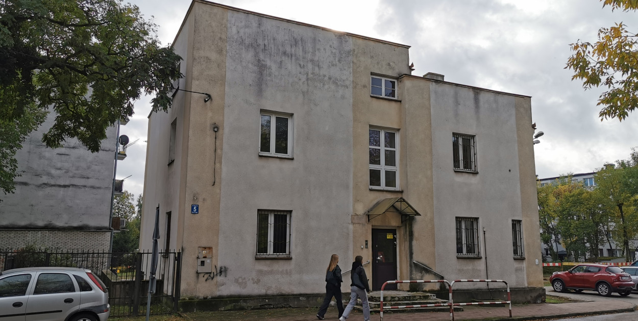 Budynek przy ul. Nowej ma szansę na wykorzystanie, od lat stoi pusty. fot. tb/NŁ