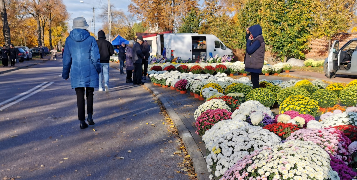 Ulica Blich przy cmentarzu katedralnym w Łowiczu. fot. tb/NŁ