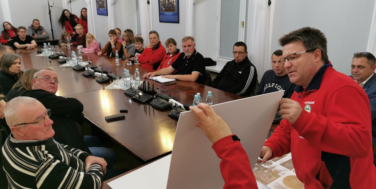 Spotkanie kwestarzy w łowickim ratuszu. fot. tb/NŁ