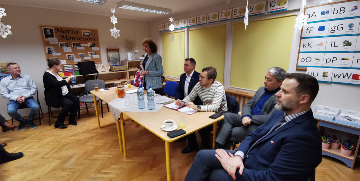 Jedno ze spotkań z burmistrzem Mariuszem Siewierą w 2024 roku. fot arch NŁ