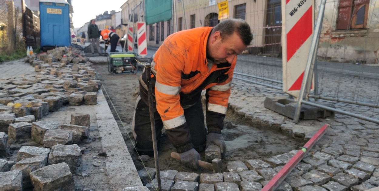 Prace na ul. Bielawskiej w Łowiczu. fot. tb/NŁ