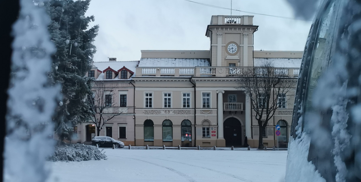 Łowicz w śniegu - 2024 rok. fot. tb/NŁ