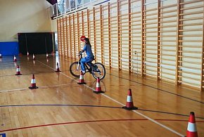 Egzamin na kartę rowerową w Szkołach Pijarskich w 