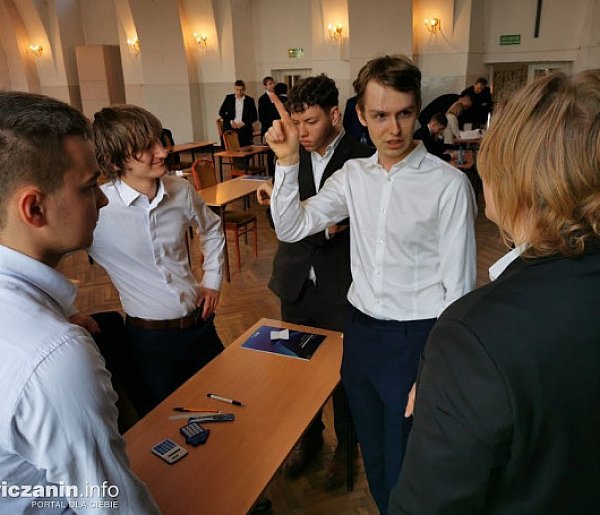 Uczniowie z ZST nr 1 mówią o egzaminie maturalnym z polskiego i matematyki...
