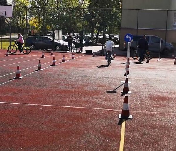 Egzamin na kartę rowerową w SP 1 w Łowiczu