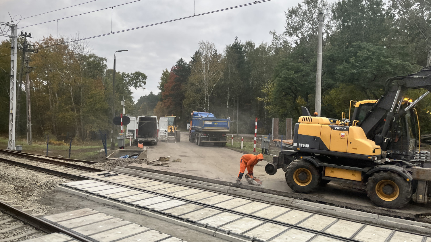 Remontowany przejazd kolejowy na trasie Łowicz - Skierniewice